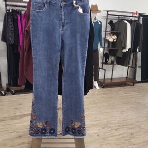 CHARLIE B Blue Jeans with Floral Embroidery